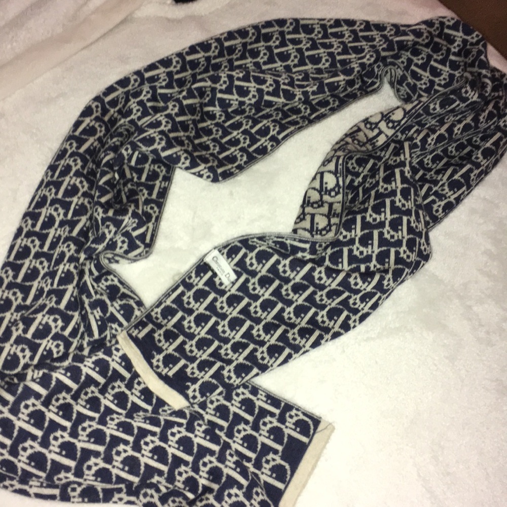 Dior Double Sided Scarf! - Picture 1 of 4